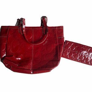 Coach red purse and wallet set large C logo flaw